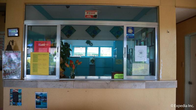 Отель Camiguin Island Golden Sunset Beach Club