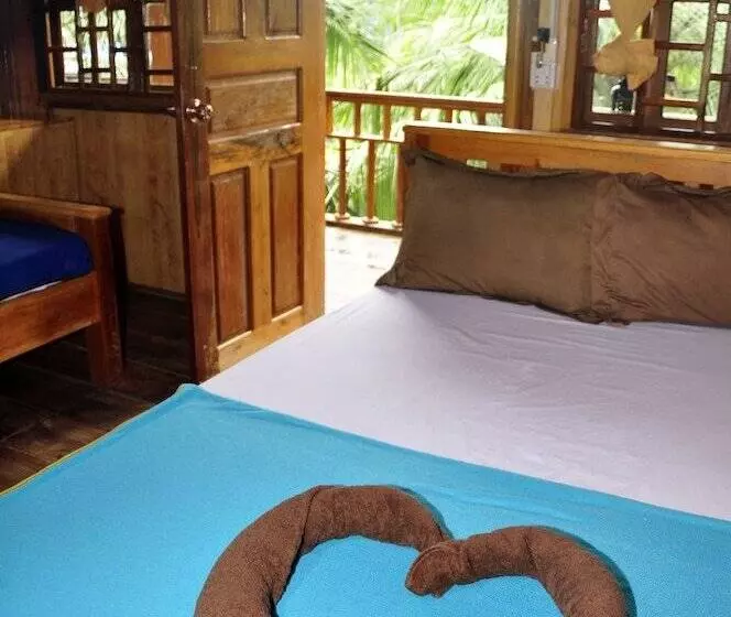 Hotelli Coco Boutique Resort   Hostel