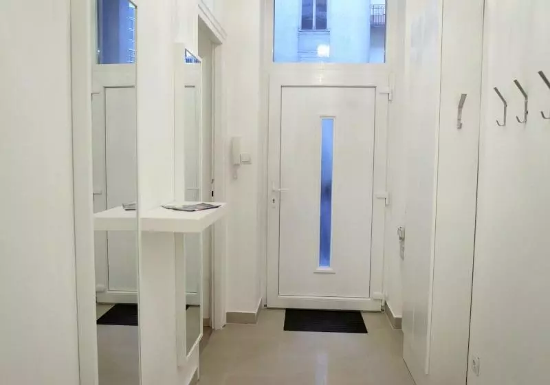 هتل Dfive Apartments Bathory