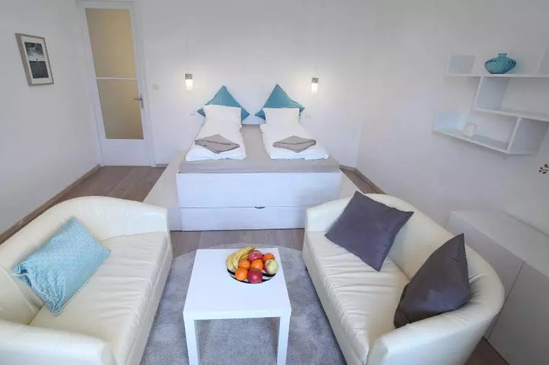 هتل Dfive Apartments Bathory