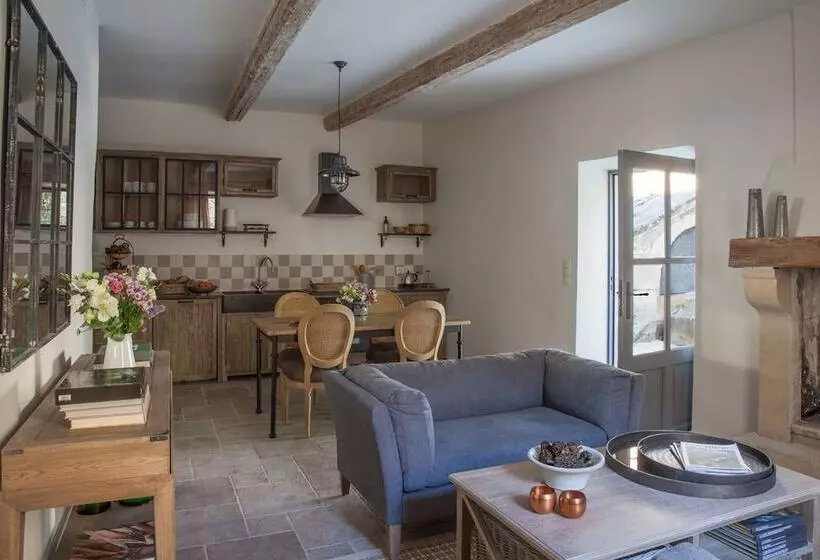 ホテル Domaine Les Martins   Gordes
