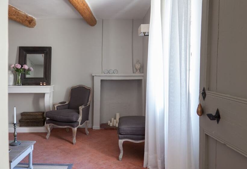 Отель Domaine Les Martins Gordes