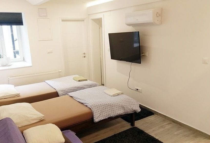 ホテル Donos Apartments