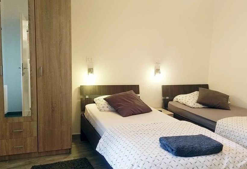 ホテル Donos Apartments