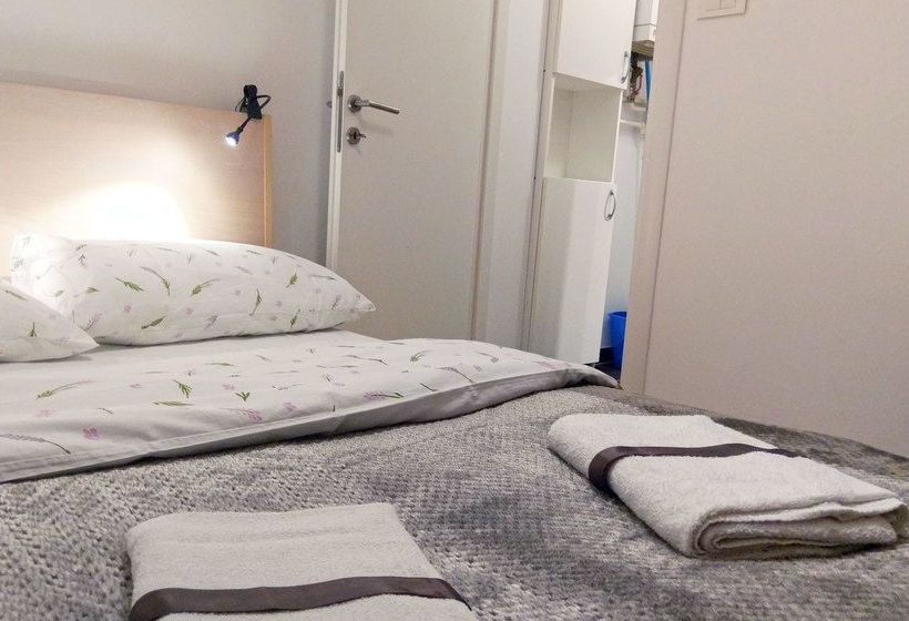 ホテル Donos Apartments