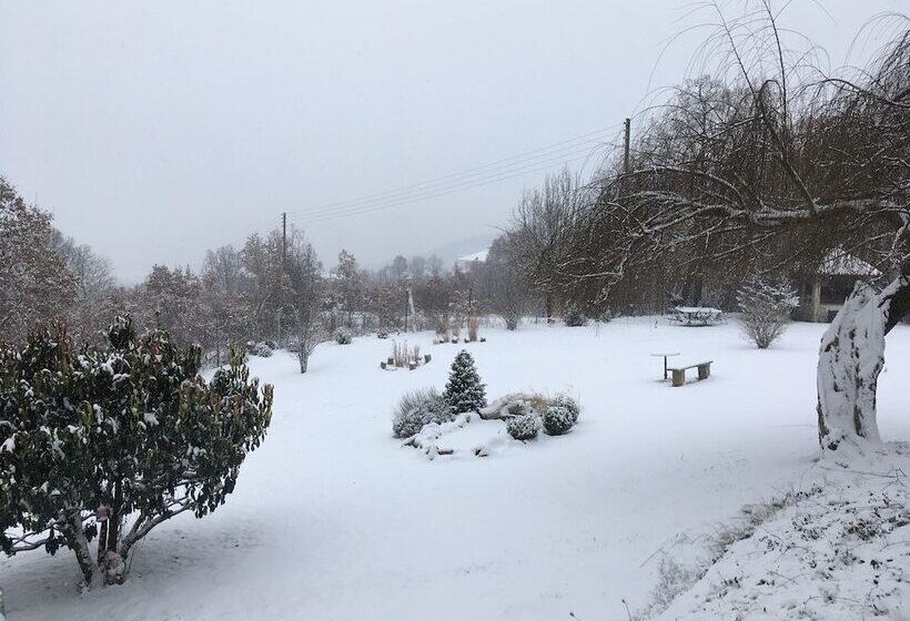 בית מלון כפרי Guesthouse Vissinokipos Biker Friendly Motorrad