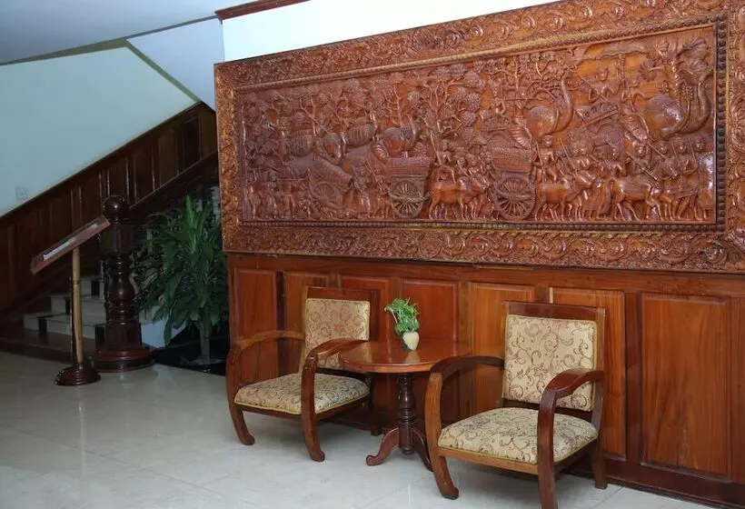 ホテル Holiday