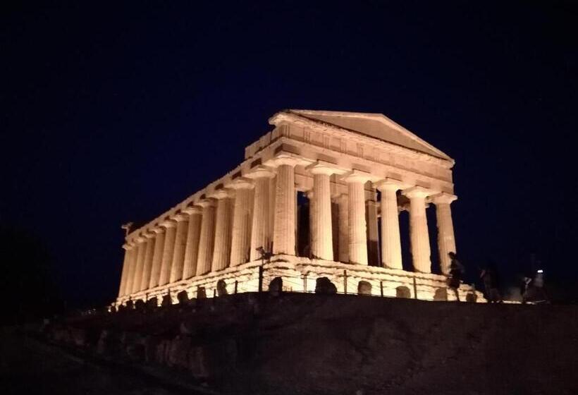 Отель L Alba Sui Templi