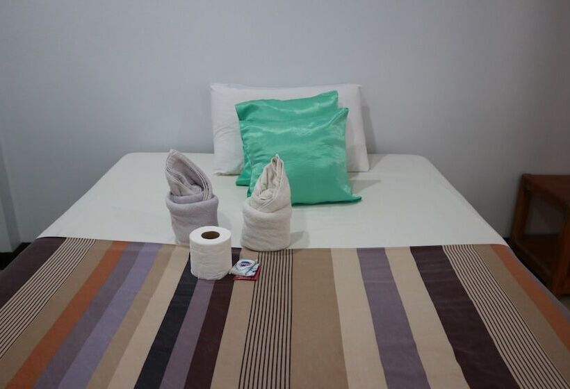 酒店 Lolo Panding Inn