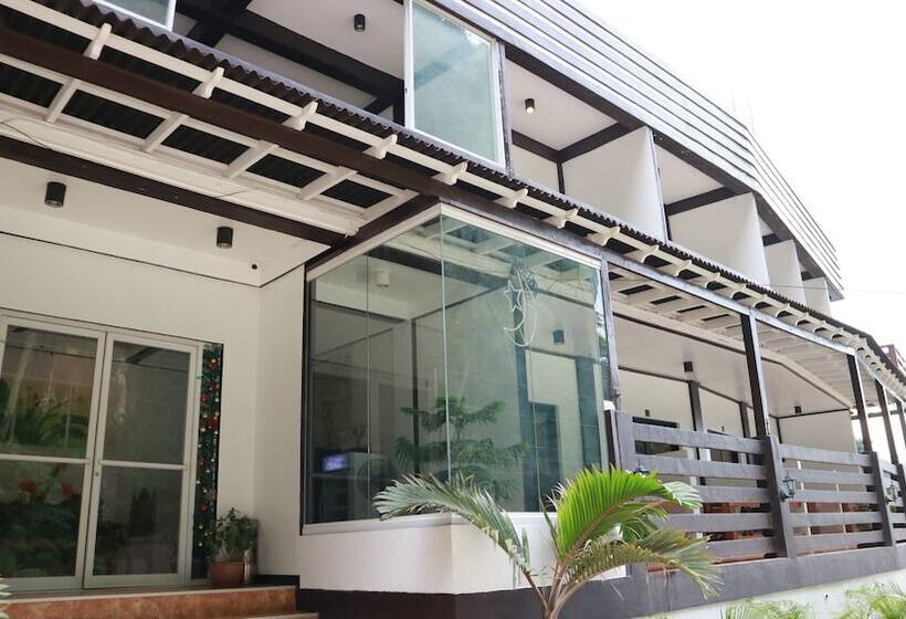 酒店 Lolo Panding Inn