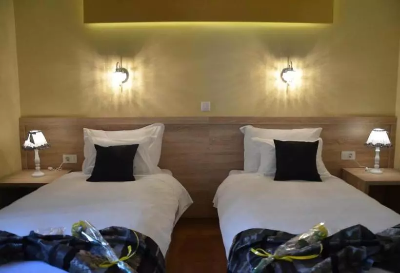 هتل Rooms Villa Downtown