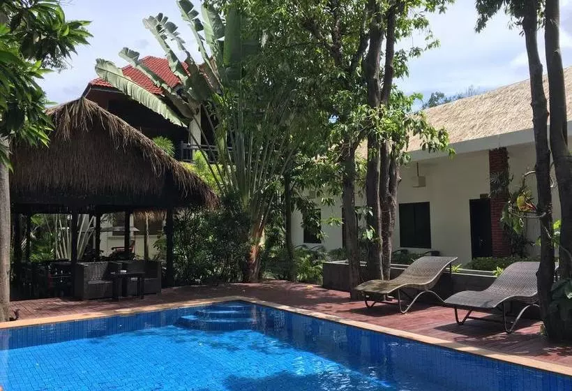 ホテル The Angkor Crescent
