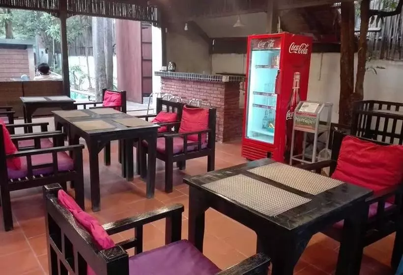 ホテル The Angkor Crescent