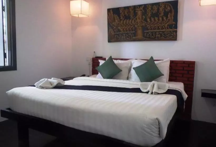 ホテル The Angkor Crescent