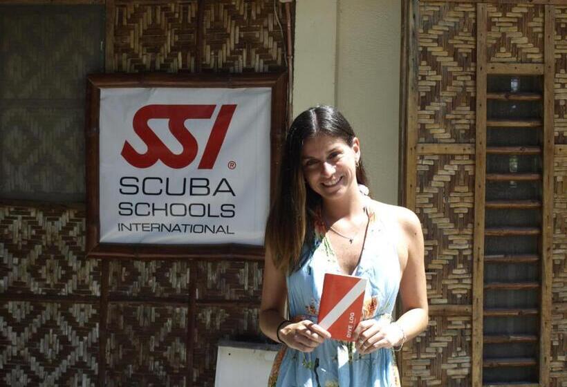 Otel The Sharks Tail Dive Center