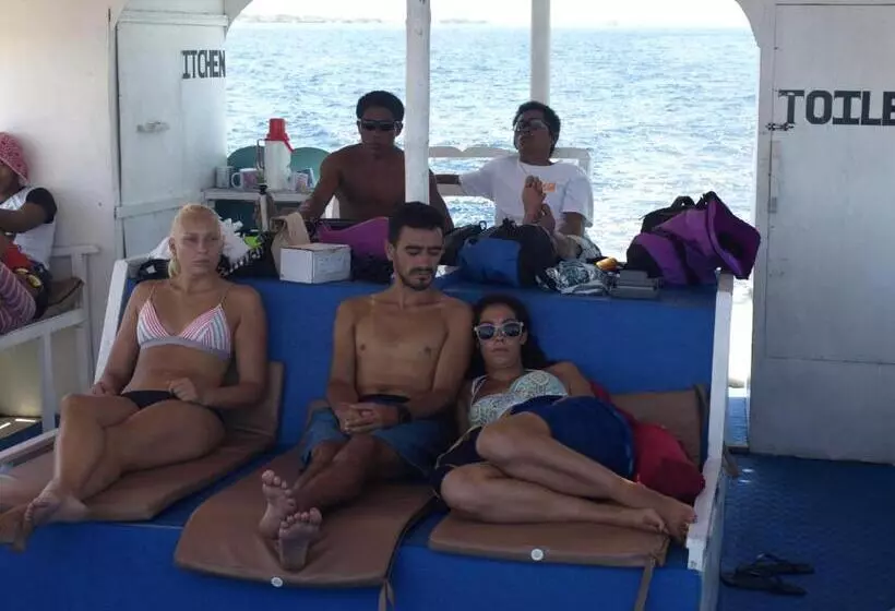 ホテル The Sharks Tail Dive Center