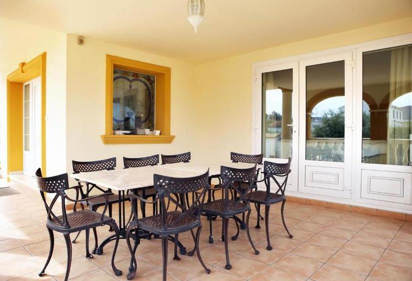 בית מלון כפרי Villa Natura