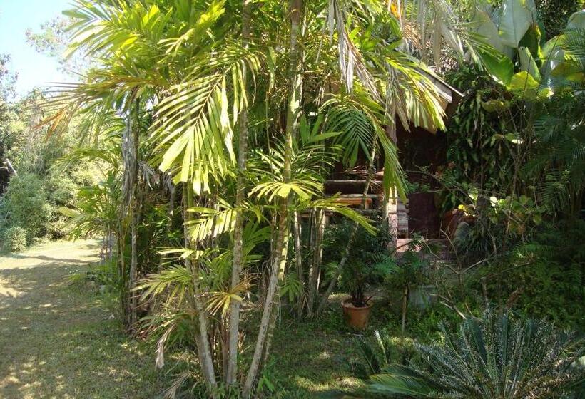 호텔 Baan Suan Jantra Home Stay