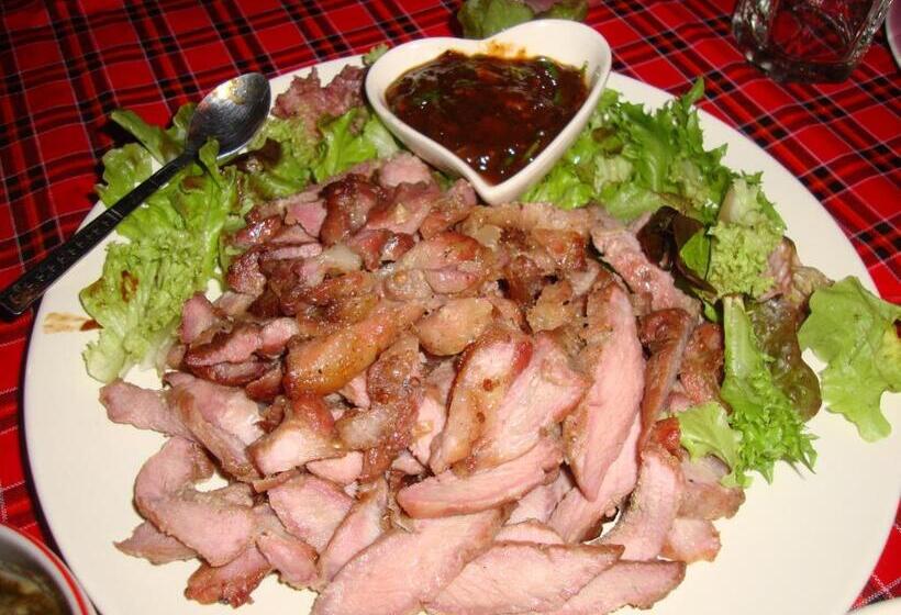 호텔 Baan Suan Jantra Home Stay