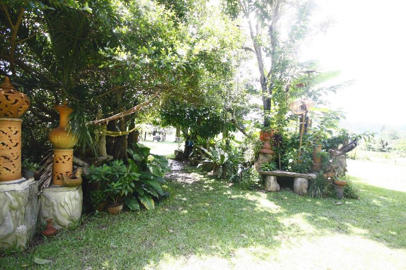 호텔 Baan Suan Jantra Home Stay