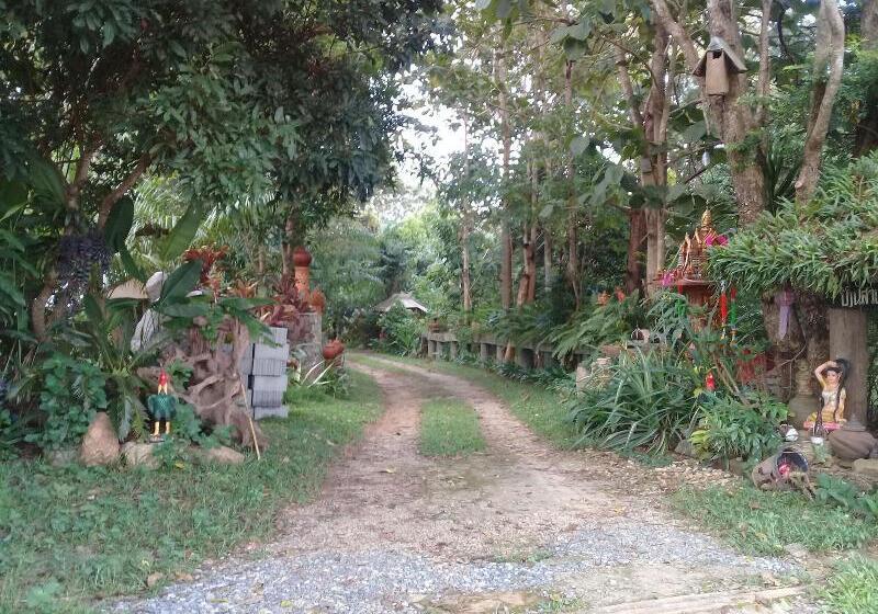 호텔 Baan Suan Jantra Home Stay