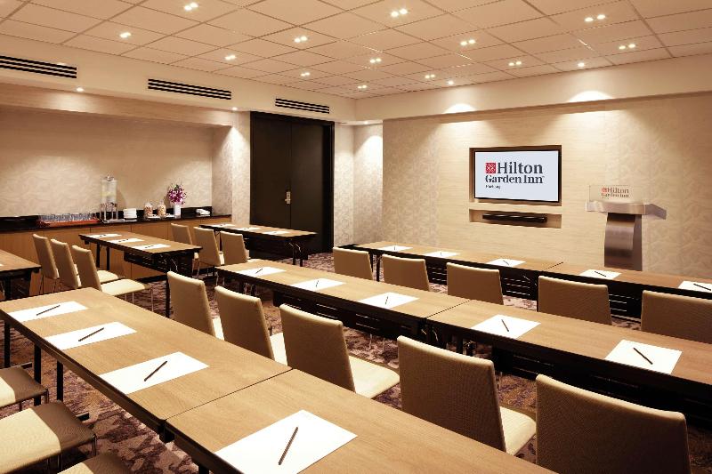 هتل Hilton Garden Inn Puchong