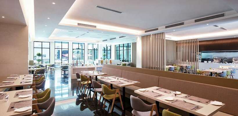 هتل Hilton Garden Inn Puchong