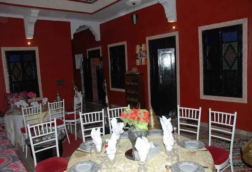 هتل Kasbah Red Castel Hostel