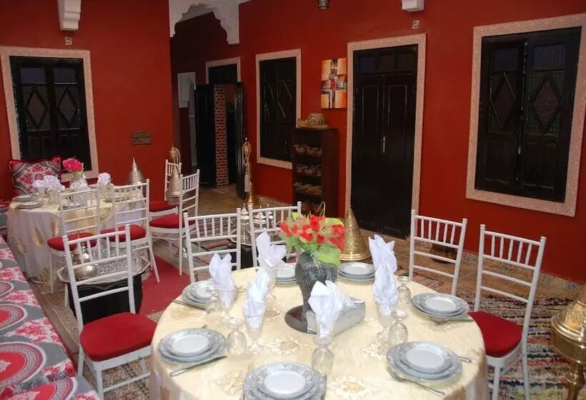 هتل Kasbah Red Castel Hostel