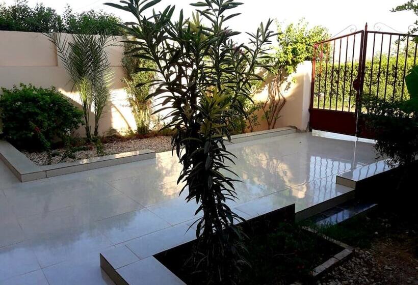 هتل Luxor Plaza House