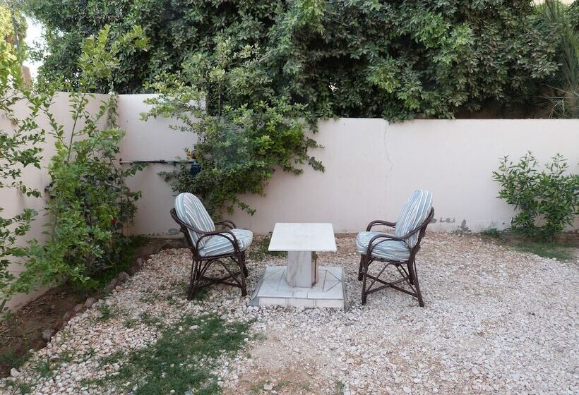 هتل Luxor Plaza House