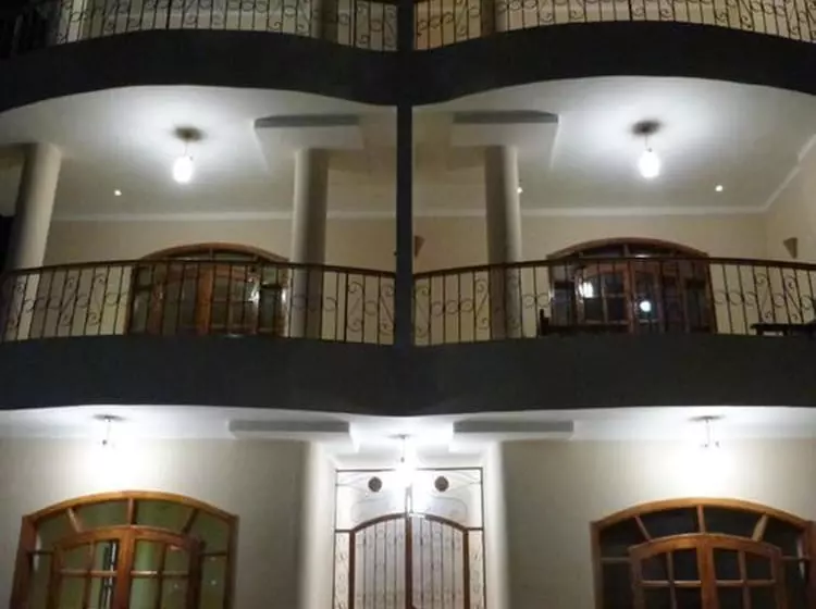 هتل Luxor Plaza House