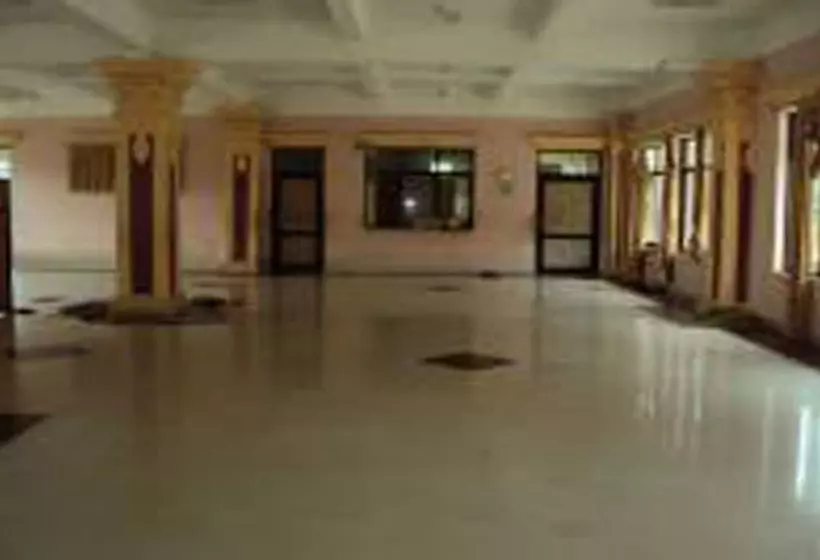 هتل Nepal Yoga Retreat