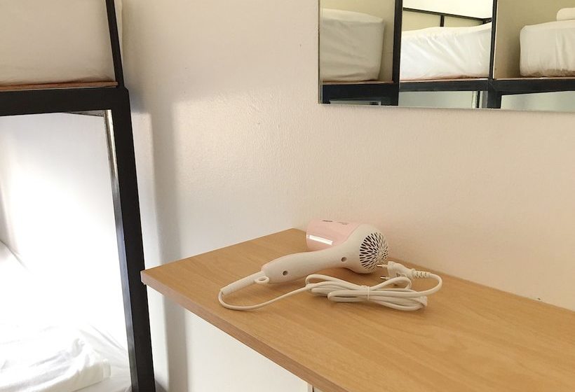 בית מלון כפרי Nine Hostel