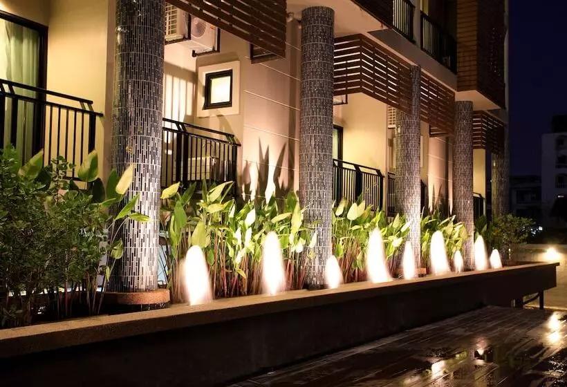 هتل Romyen Garden Place