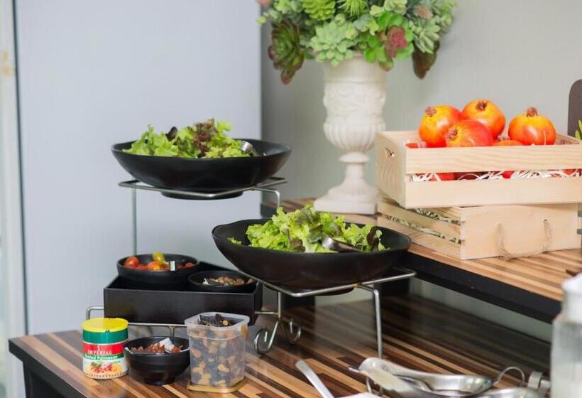 ホテル Romyen Garden Place