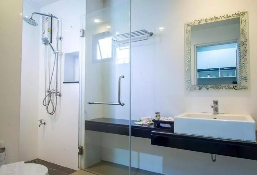 هتل Romyen Garden Place