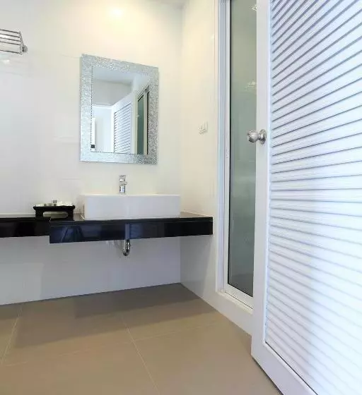 هتل Romyen Garden Place