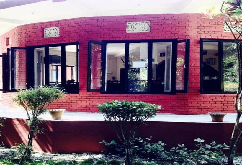 هتل Safari Wildlife Lodge & Camp