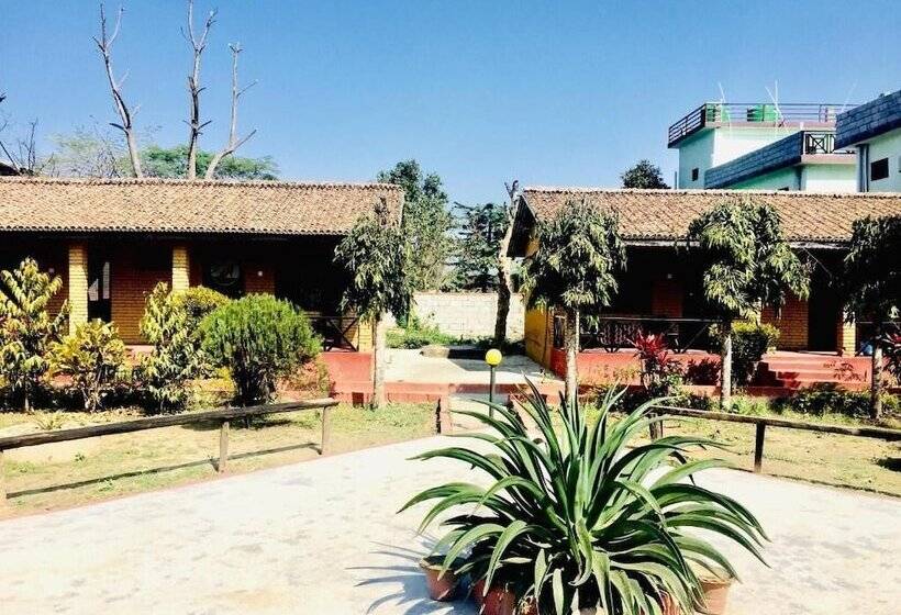 هتل Safari Wildlife Lodge & Camp