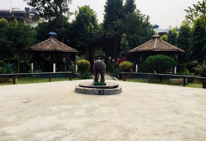 هتل Safari Wildlife Lodge & Camp