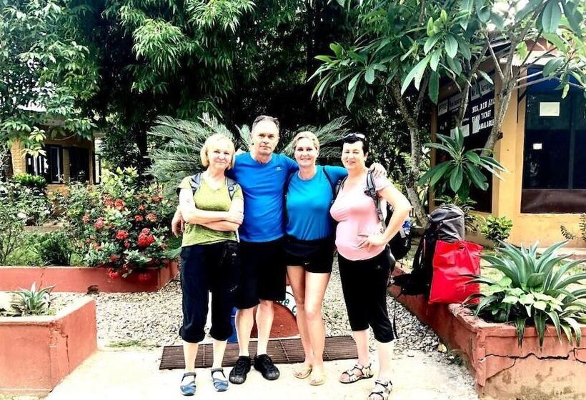 هتل Safari Wildlife Lodge & Camp