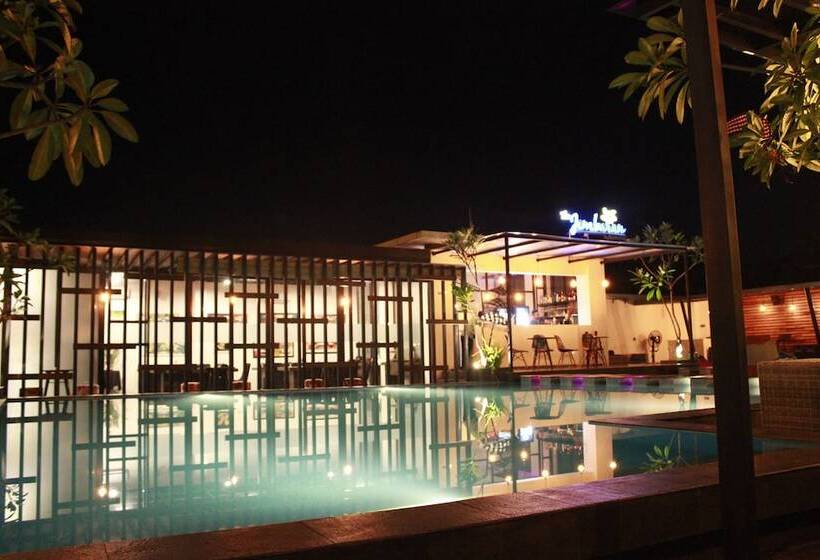 בית מלון כפרי The Baliview Luxury Villas & Resto