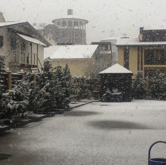 בית מלון כפרי Tvoy Hostel