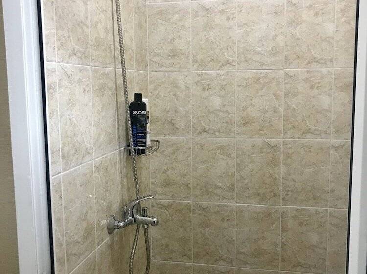 בית מלון כפרי Tvoy Hostel