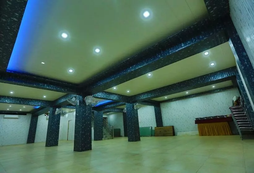ホテル Paras Plaza