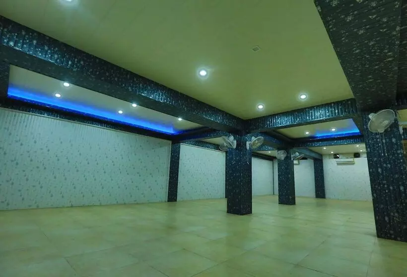 ホテル Paras Plaza