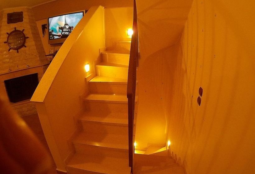 Villa Leonidas Near Athens Airport