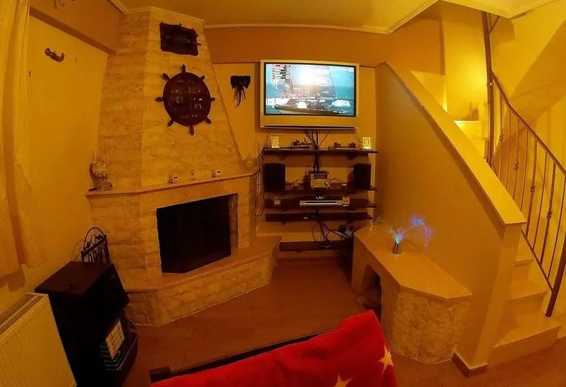 Villa Leonidas Near Athens Airport