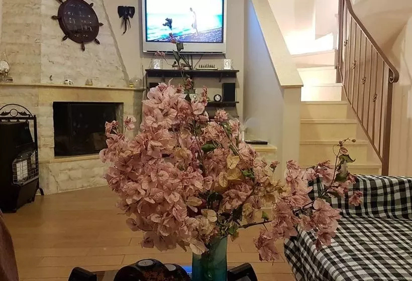 Villa Leonidas Near Athens Airport